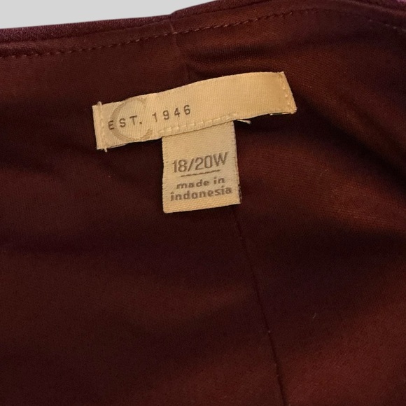 C EST 1946 Elegant Purple Dress with Beaded Neckline - Picture 8 of 9